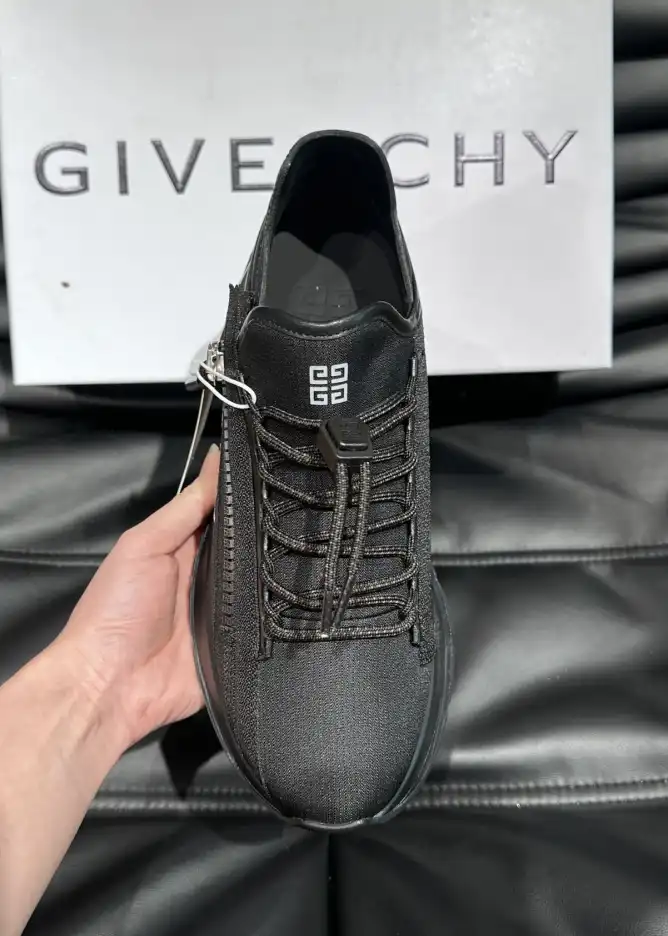 hype Givenchy Sneakers