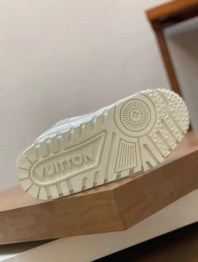 hype Louis Vuitton Sneakers