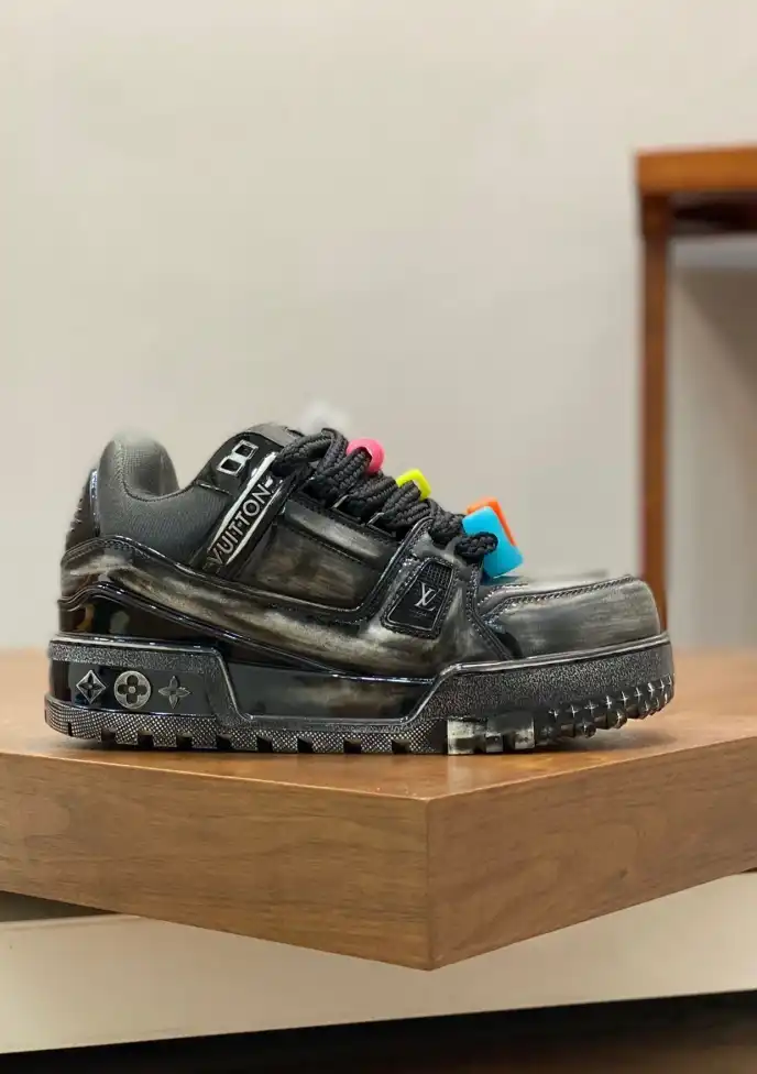 hype Louis Vuitton Sneakers