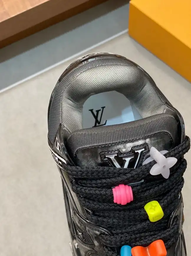 hype Louis Vuitton Sneakers