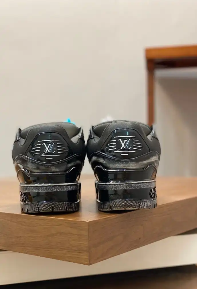 hype Louis Vuitton Sneakers