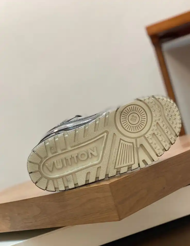 hype Louis Vuitton Sneakers