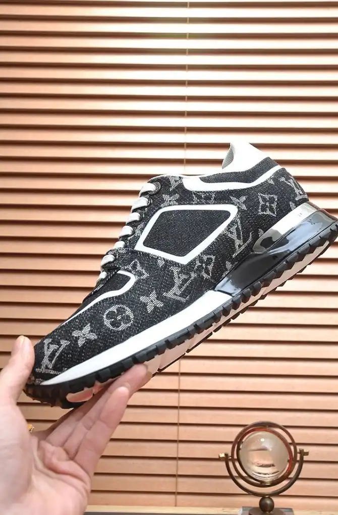 hype Louis Vuitton Sneakers