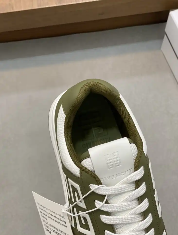 hype Givenchy Sneakers