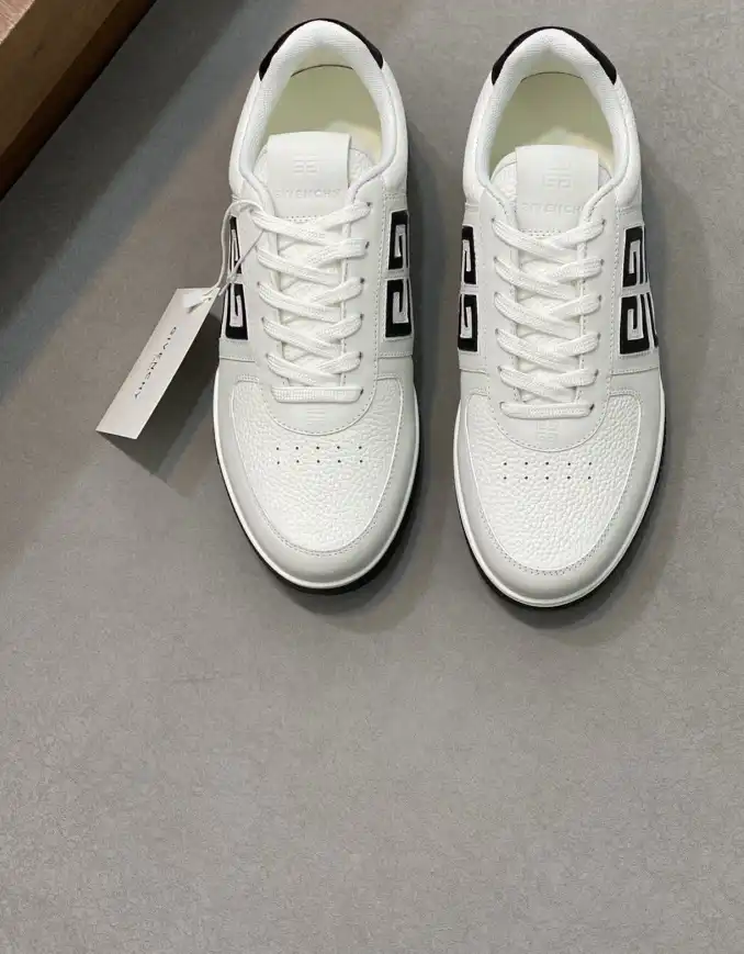 hype Givenchy Sneakers