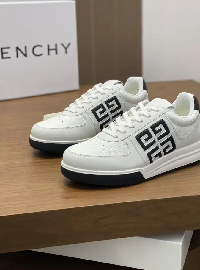 hype Givenchy Sneakers