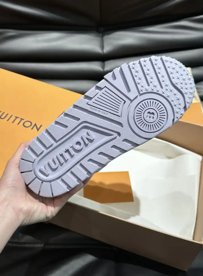 hype Louis Vuitton Sneakers