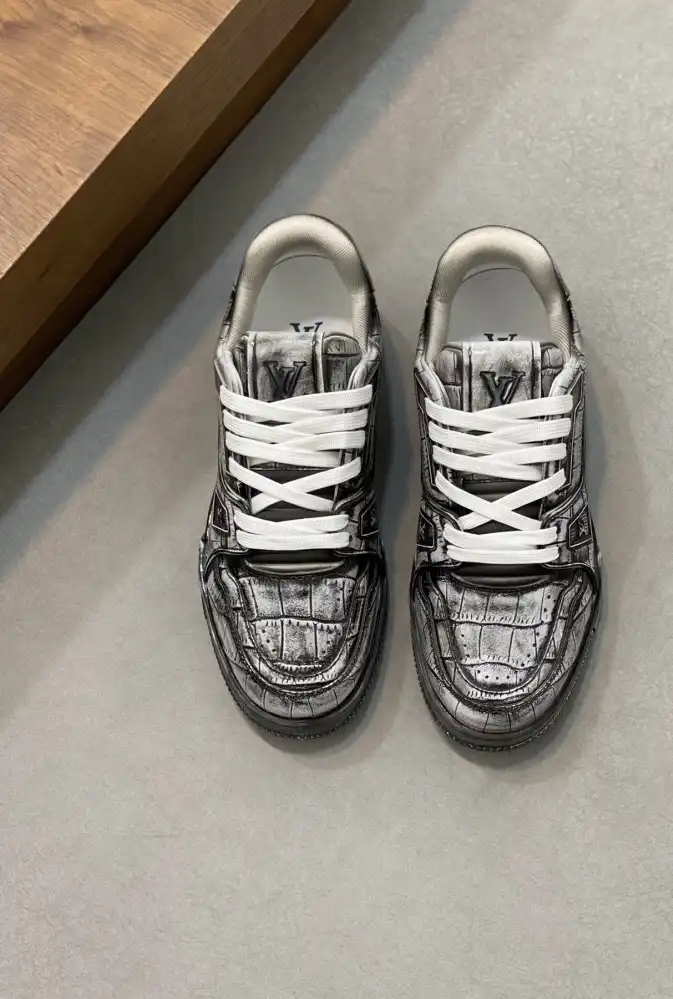 hype Louis Vuitton Sneakers