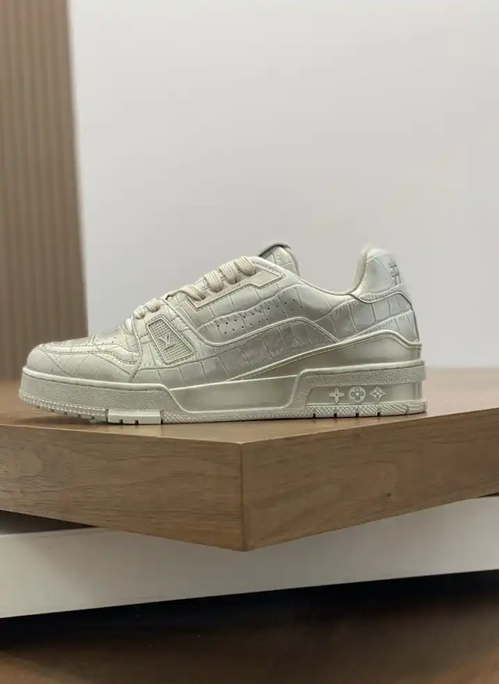 hype Louis Vuitton Sneakers