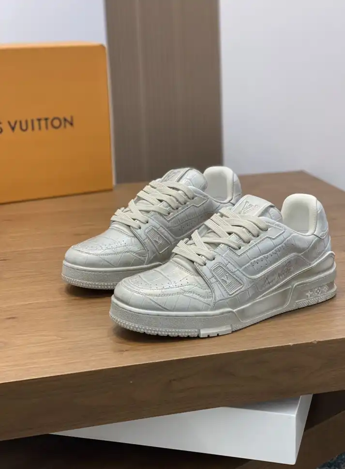 hype Louis Vuitton Sneakers