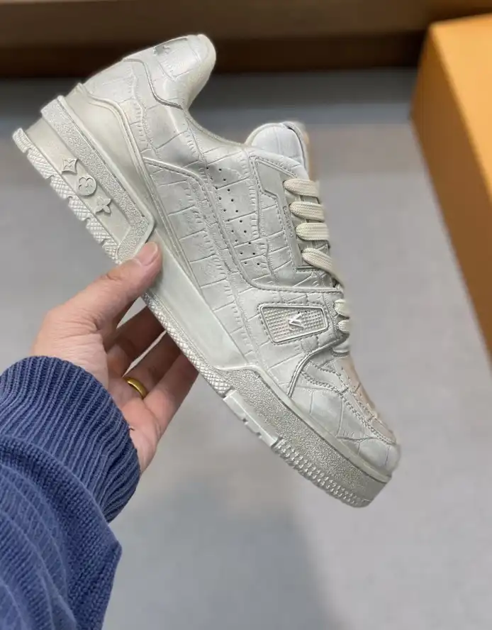 hype Louis Vuitton Sneakers