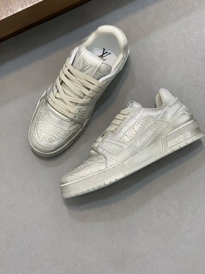 hype Louis Vuitton Sneakers