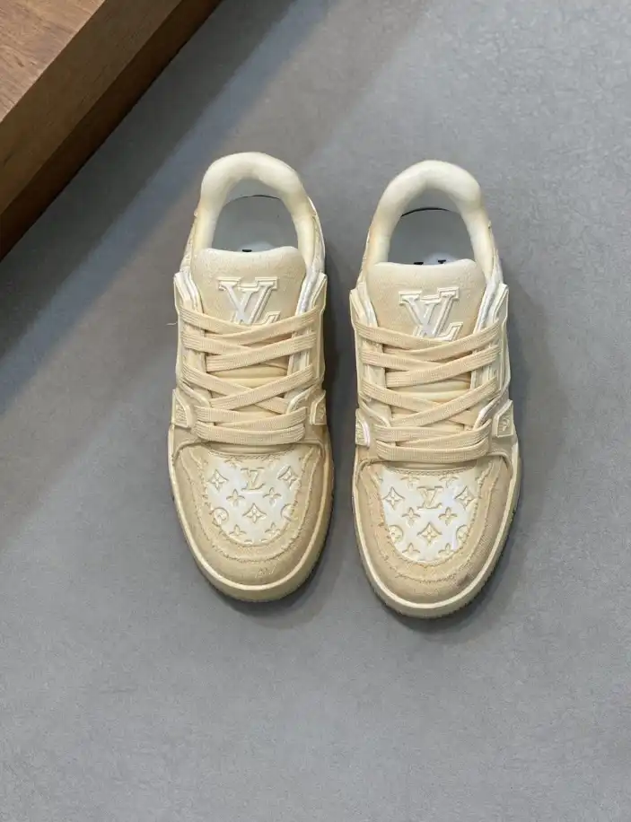 hype Louis Vuitton Sneakers