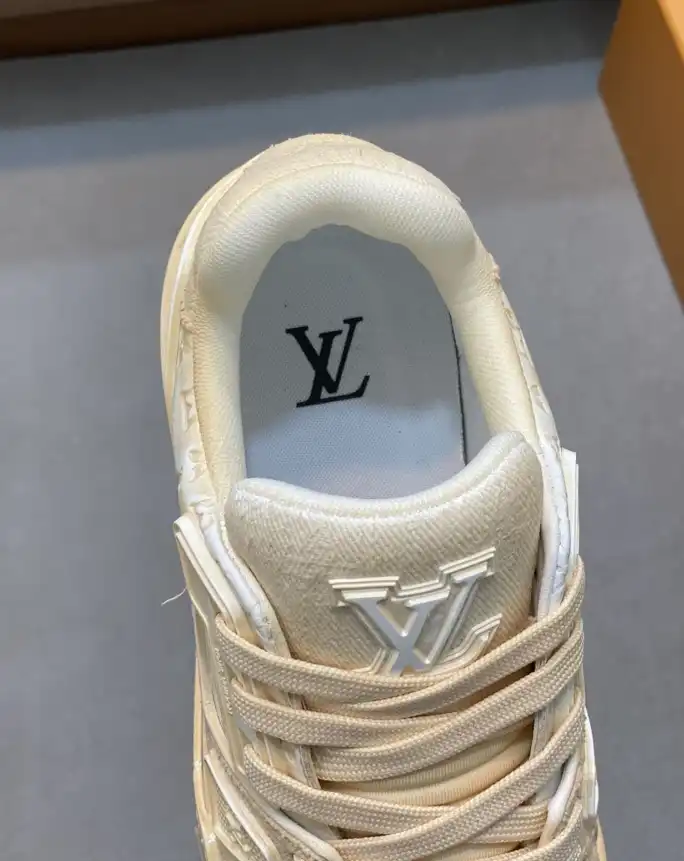 hype Louis Vuitton Sneakers