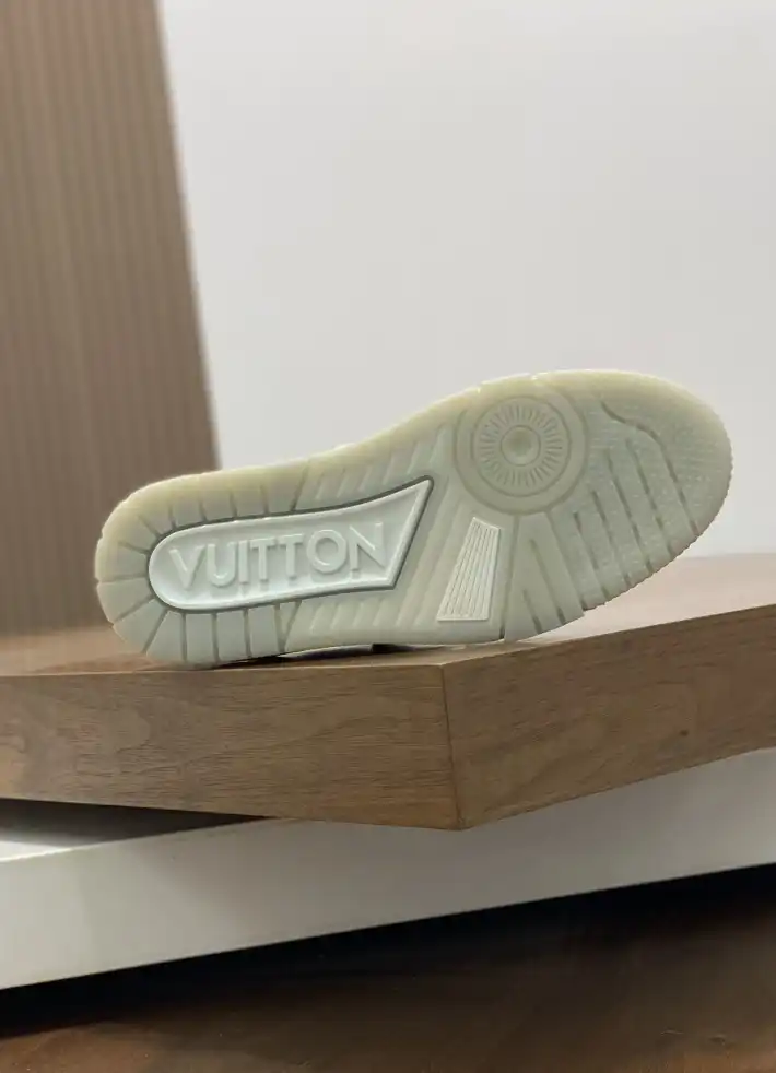 hype Louis Vuitton Sneakers