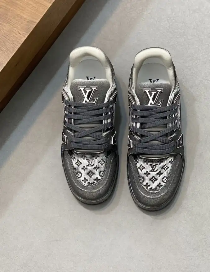 hype Louis Vuitton Sneakers