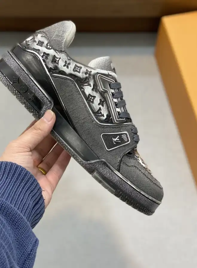 hype Louis Vuitton Sneakers