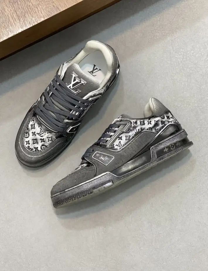 hype Louis Vuitton Sneakers