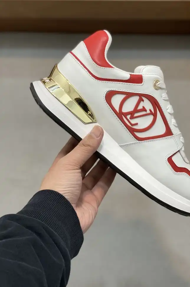 hype Louis Vuitton Sneakers