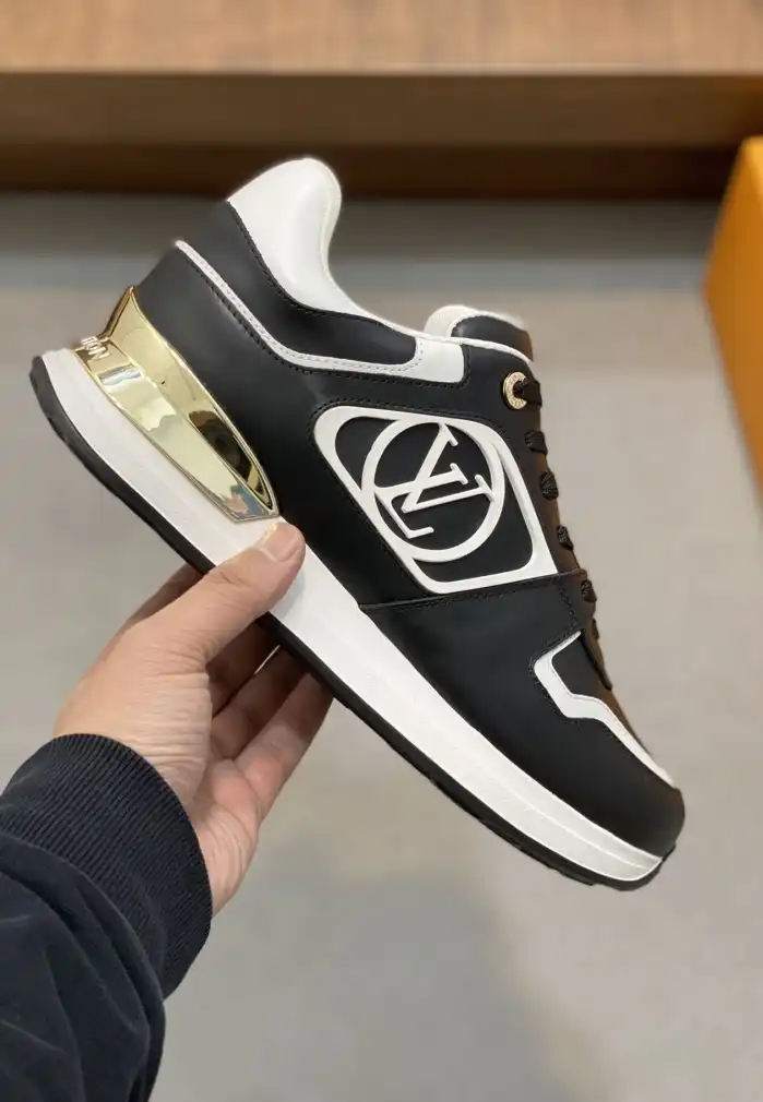 hype Louis Vuitton Sneakers