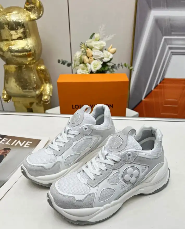 hype Louis Vuitton Sneakers