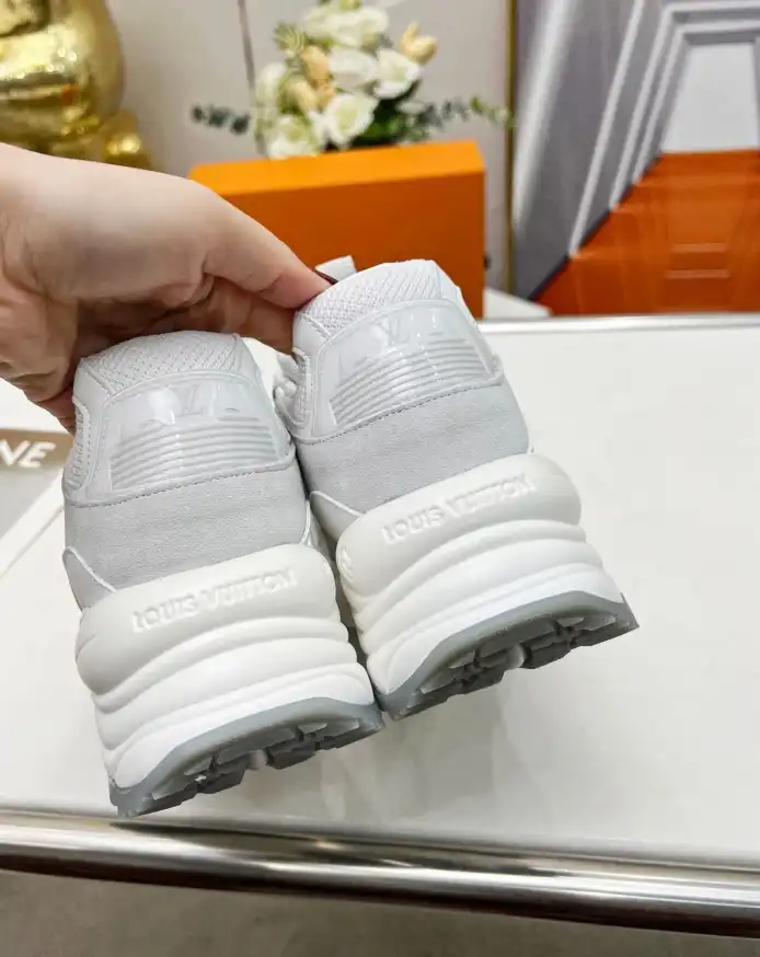 hype Louis Vuitton Sneakers