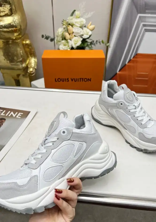 hype Louis Vuitton Sneakers