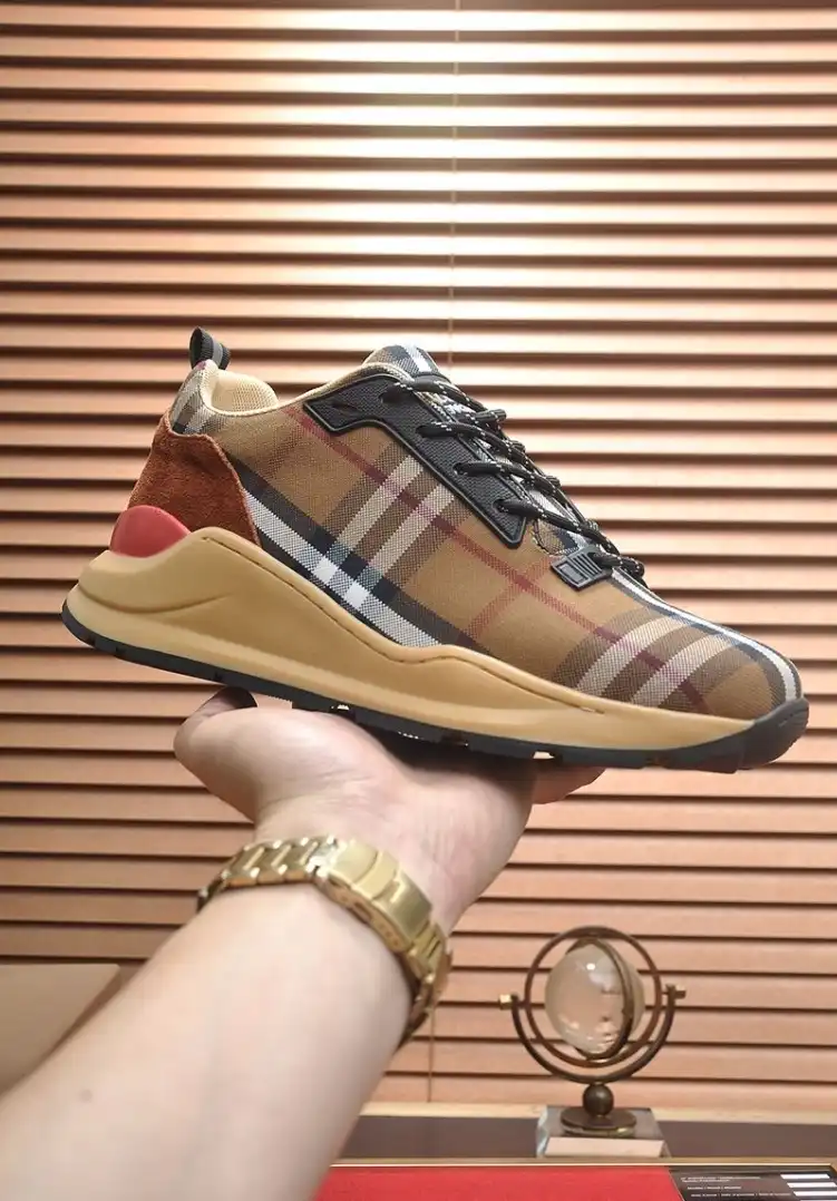 hype Burberry Sneakers