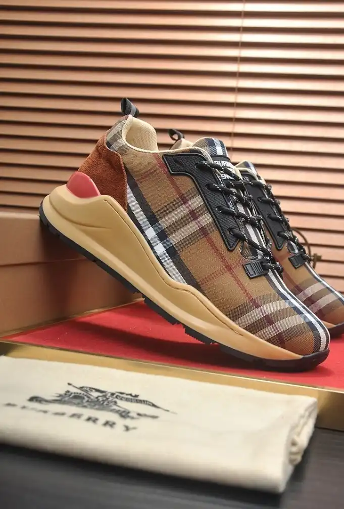 hype Burberry Sneakers