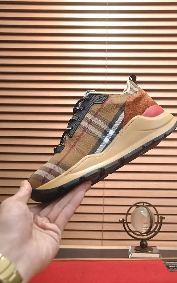 hype Burberry Sneakers