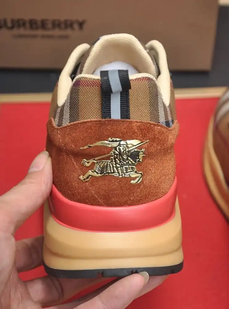 hype Burberry Sneakers