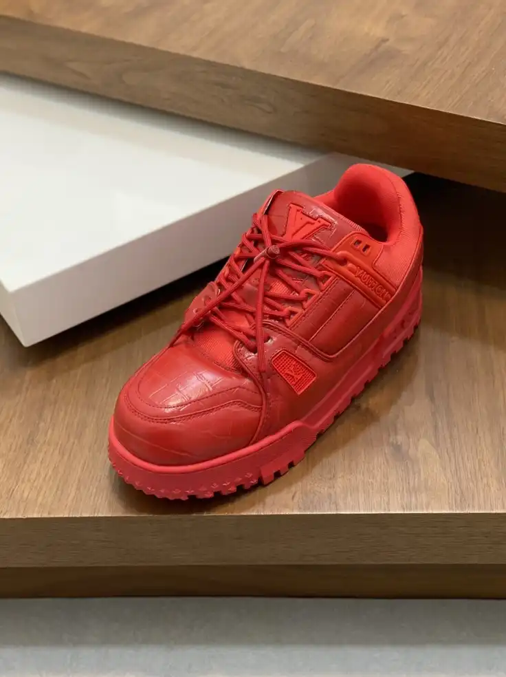 hype Louis Vuitton Sneakers