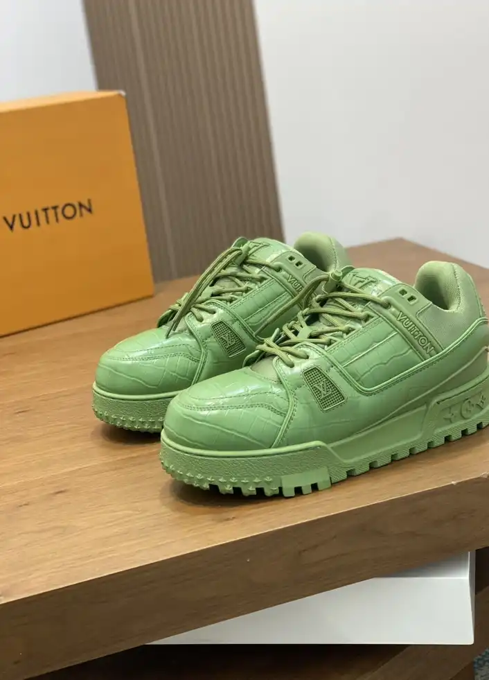 hype Louis Vuitton Sneakers