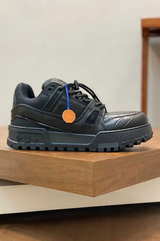 hype Louis Vuitton Sneakers