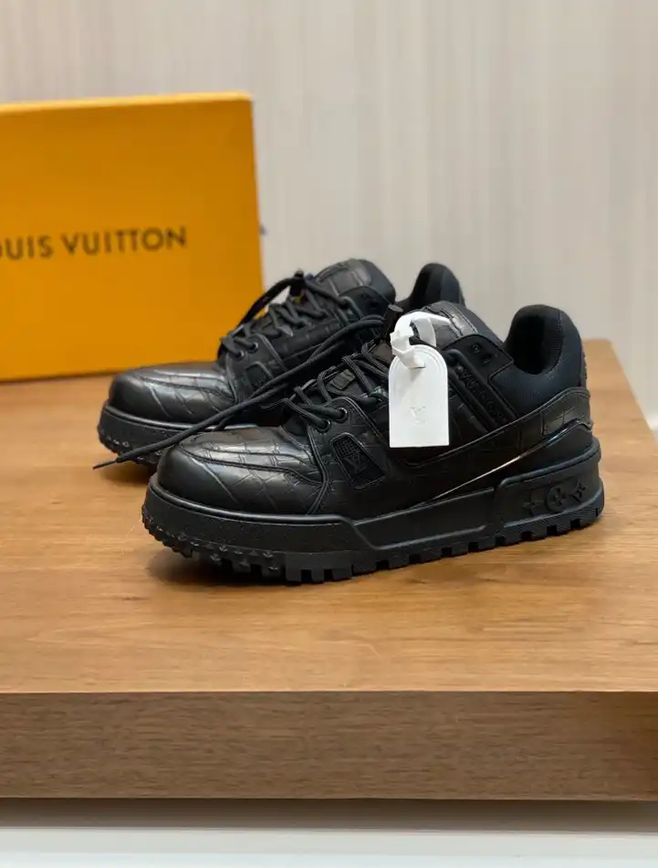 hype Louis Vuitton Sneakers