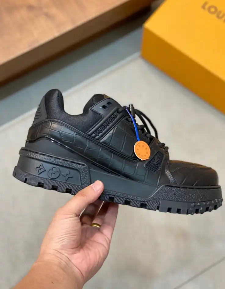 hype Louis Vuitton Sneakers