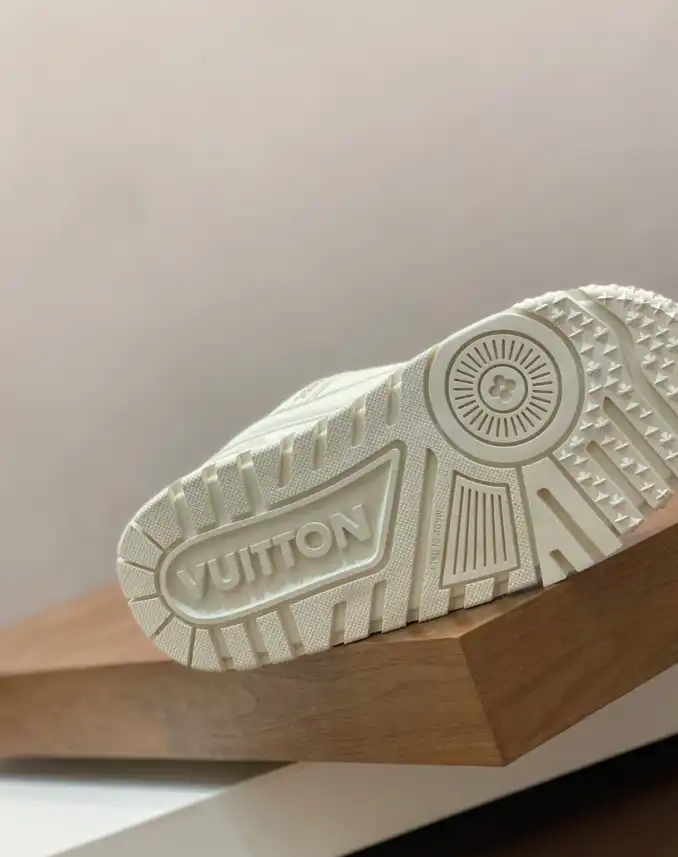 hype Louis Vuitton Sneakers