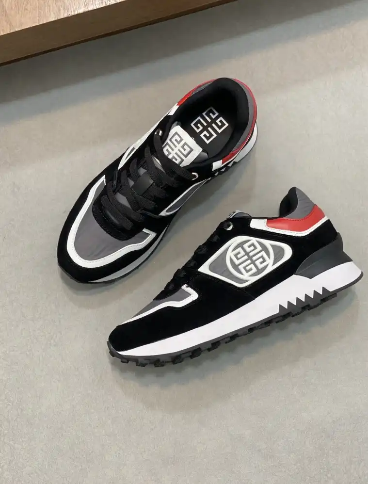 hype Givenchy Sneakers