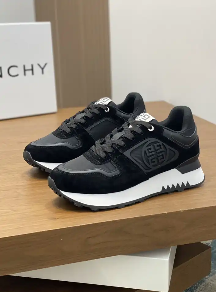 hype Givenchy Sneakers