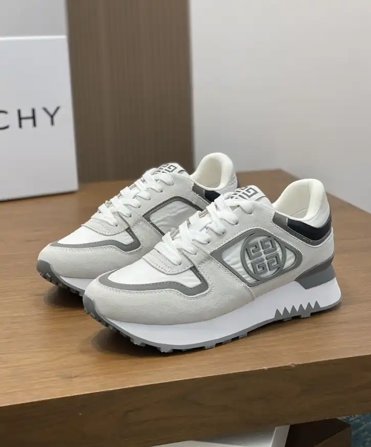 hype Givenchy Sneakers