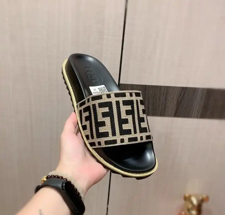 hype Fendi Slippers