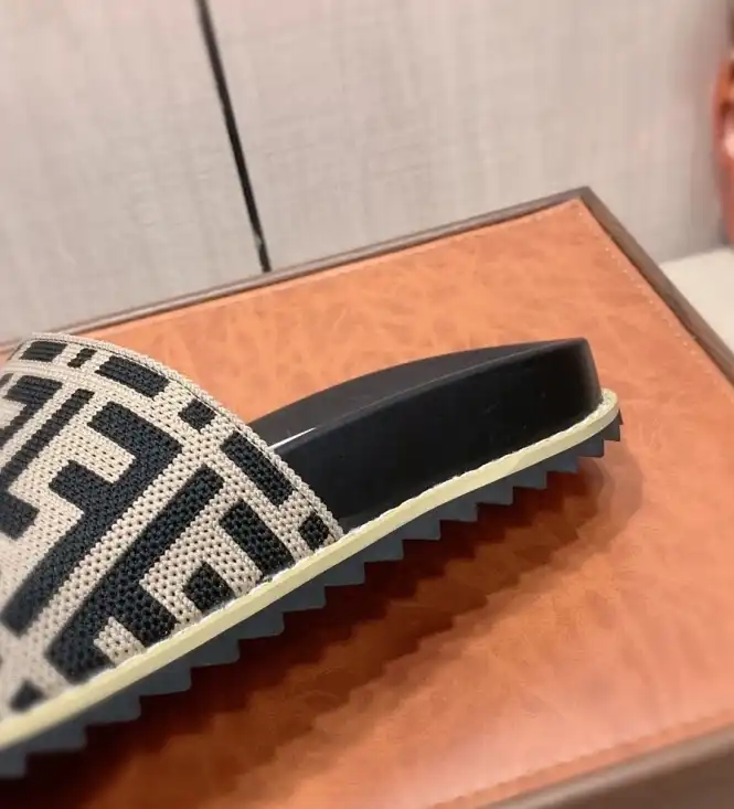 hype Fendi Slippers