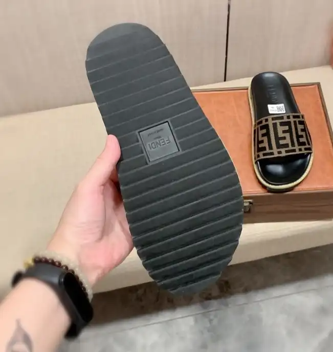 hype Fendi Slippers