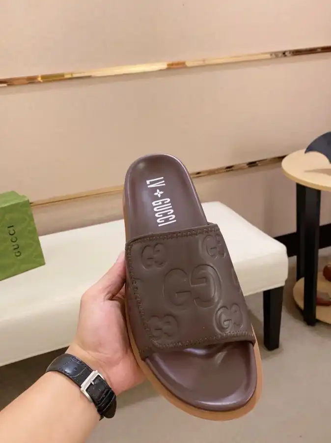 hype Gucci Slippers