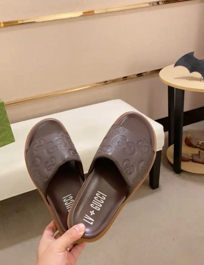 hype Gucci Slippers