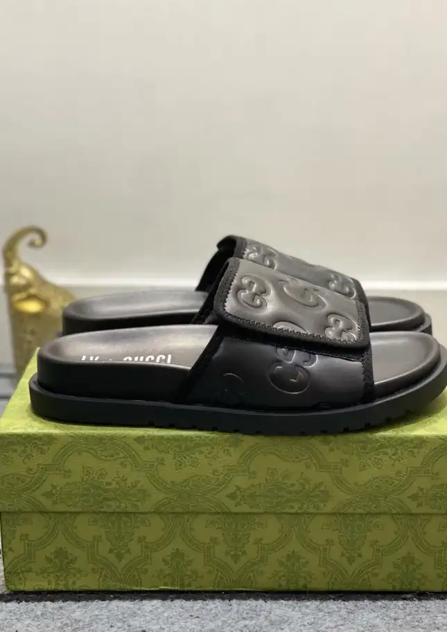 hype Gucci Slippers