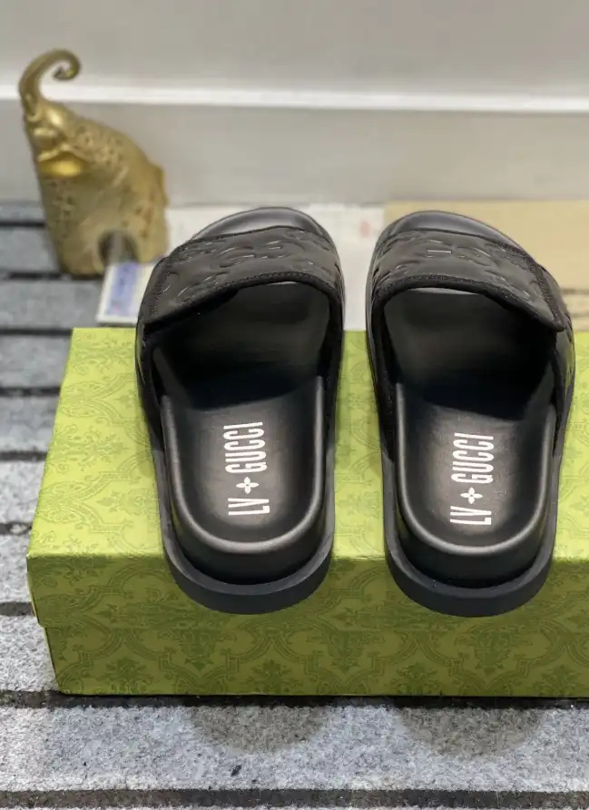 hype Gucci Slippers