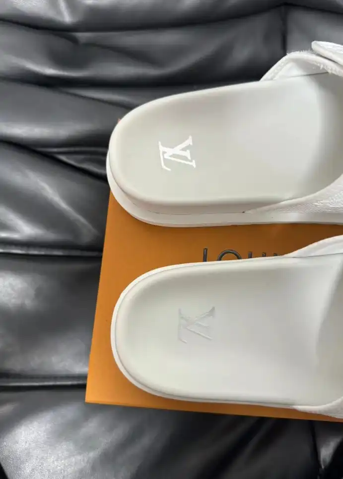 hype LV Slippers