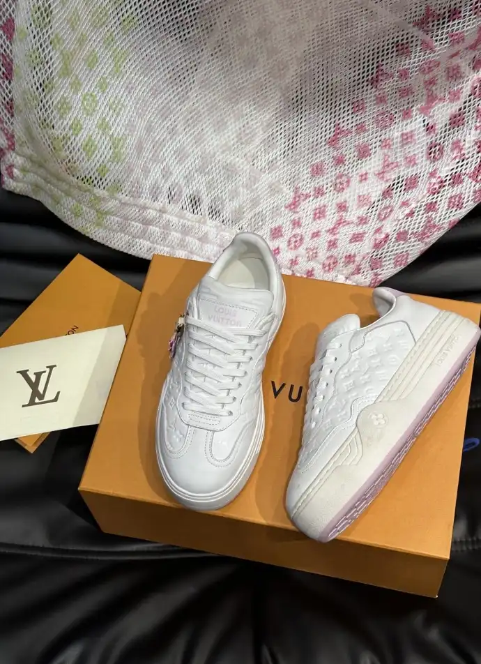 hype Louis Vuitton Sneakers