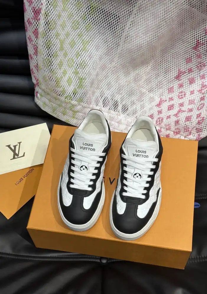 hype Louis Vuitton Sneakers